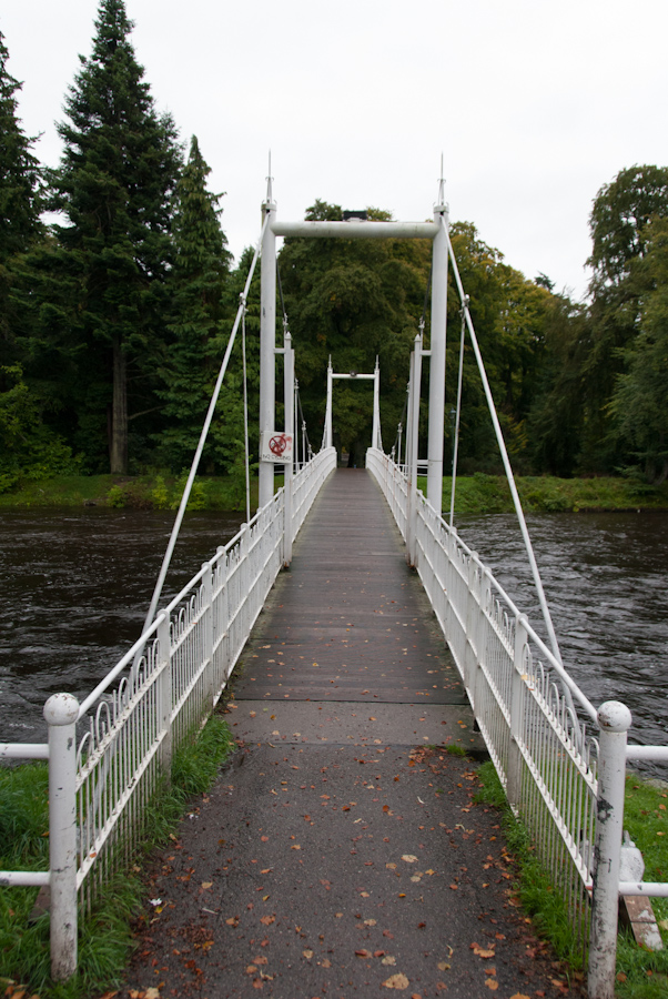 Inverness, Ness Islands, Footbridge